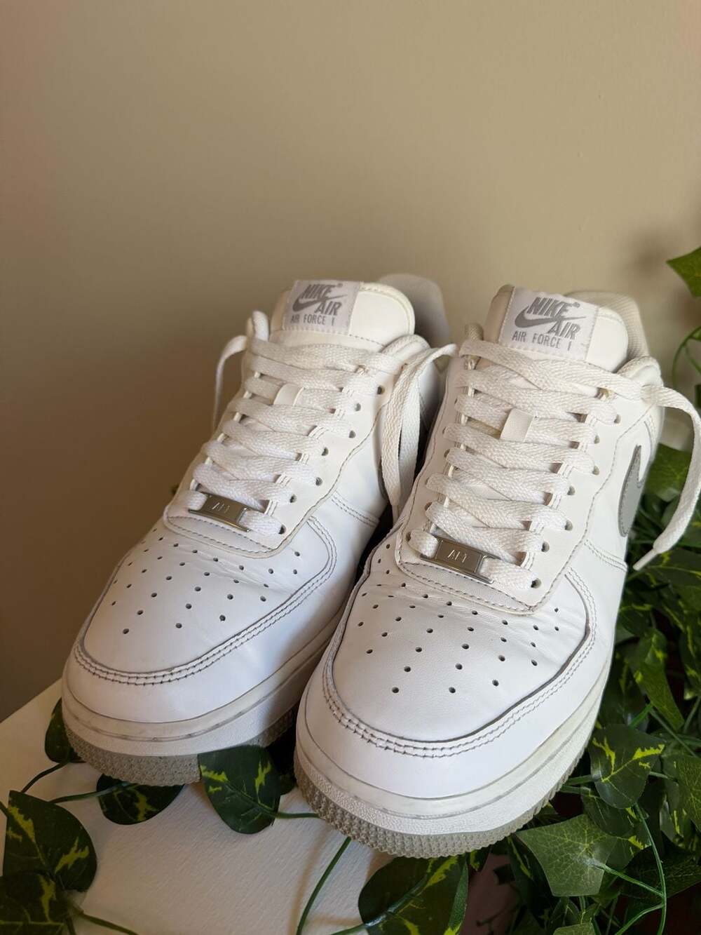 Nike Air Force 1 Low 07 White Wolf Grey Leather Sneakers
